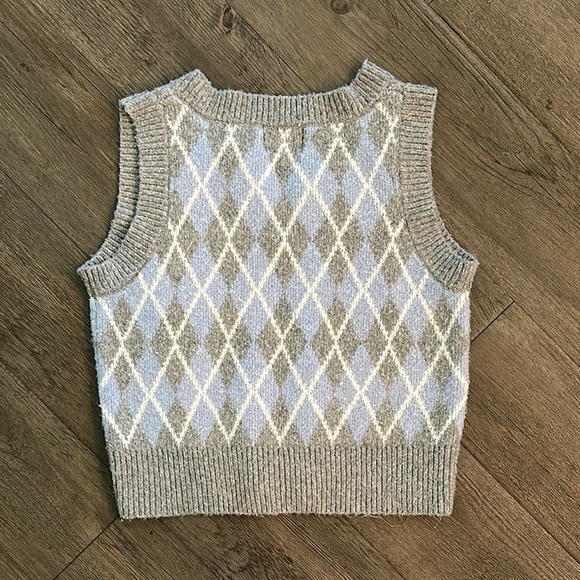 Pink Rose Gray and Blue V-Neck Sweater - Picture 5 of 5